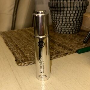 Monat Rejuvenique Hair Oil